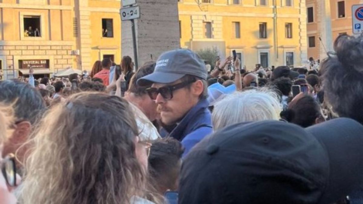 -Es-war-verr-ckt-Warum-Harry-Styles-zuf-llig-bei-der-Papstwahl-in-Rom-war